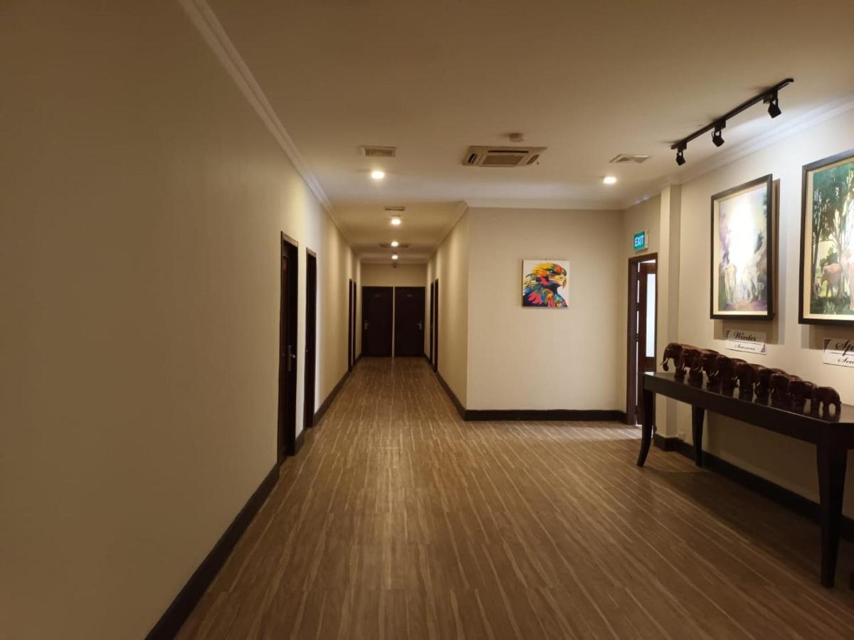 Seasons Riverside Hotel Vientiane Exterior photo